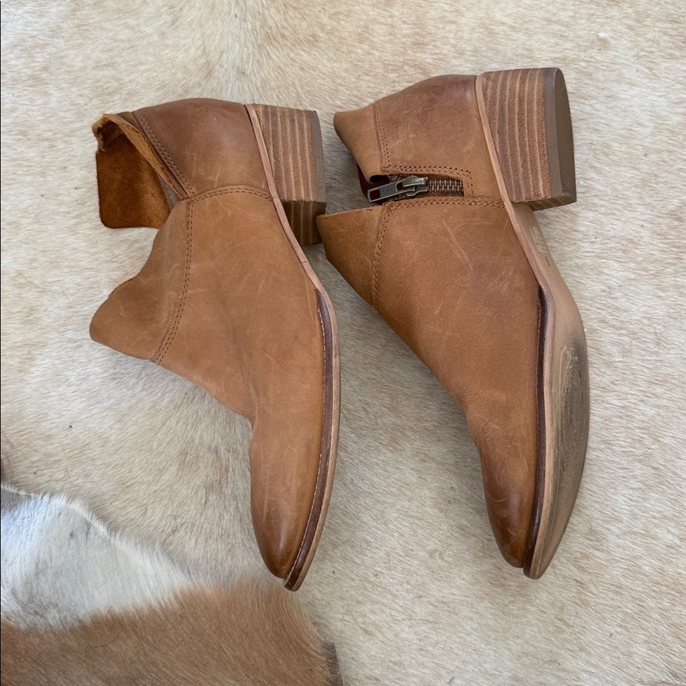 Anthropologie Seychelles Women's Tan SNARE Leather Ankle Booties size 8 - Picture 5 of 15